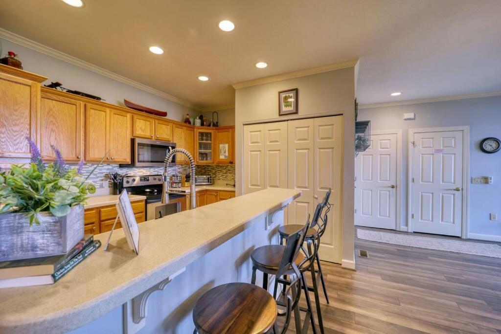 Bucket List Views Sugar Mountain Private Condo - 2Bed, 2Bath, Sleeps 6, Panoramic Views Of Mountains From Large Deck, Short Drive To Shopping, Restaurants, Cafes & Banner Elk Town Bagian luar foto