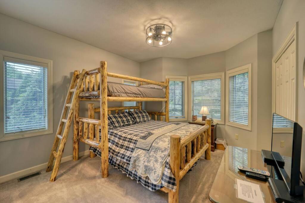 Bucket List Views Sugar Mountain Private Condo - 2Bed, 2Bath, Sleeps 6, Panoramic Views Of Mountains From Large Deck, Short Drive To Shopping, Restaurants, Cafes & Banner Elk Town Bagian luar foto