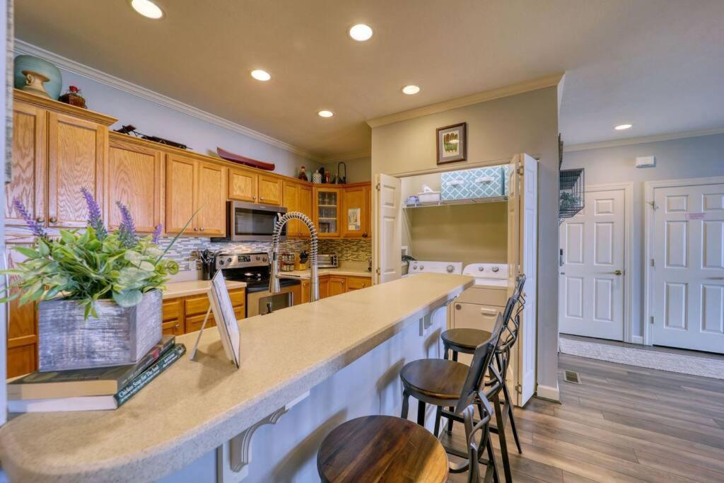 Bucket List Views Sugar Mountain Private Condo - 2Bed, 2Bath, Sleeps 6, Panoramic Views Of Mountains From Large Deck, Short Drive To Shopping, Restaurants, Cafes & Banner Elk Town Bagian luar foto