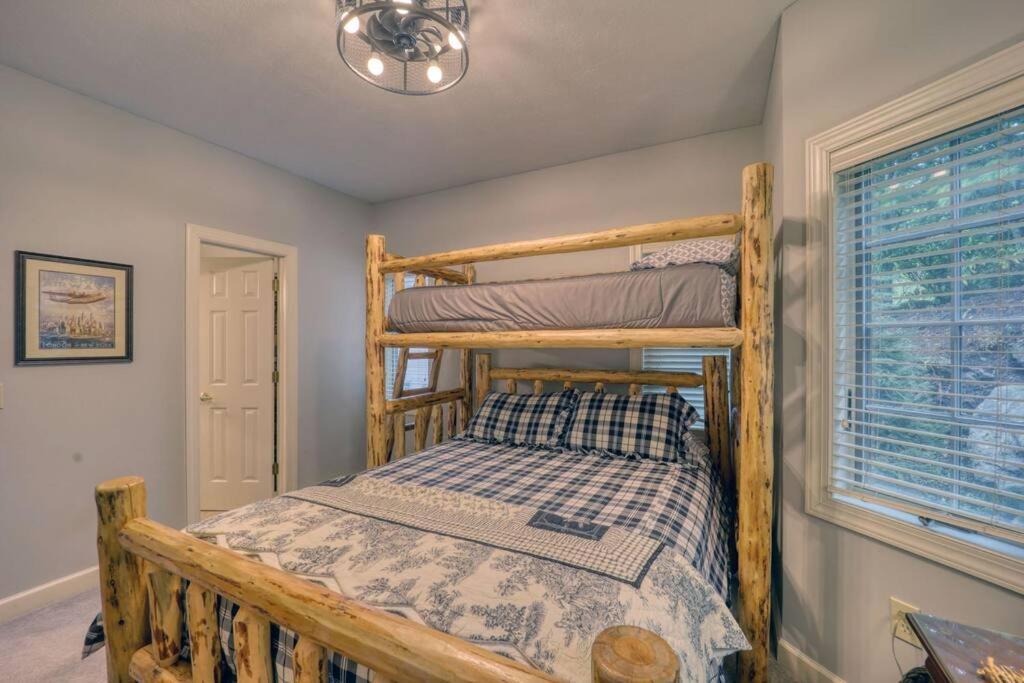 Bucket List Views Sugar Mountain Private Condo - 2Bed, 2Bath, Sleeps 6, Panoramic Views Of Mountains From Large Deck, Short Drive To Shopping, Restaurants, Cafes & Banner Elk Town Bagian luar foto