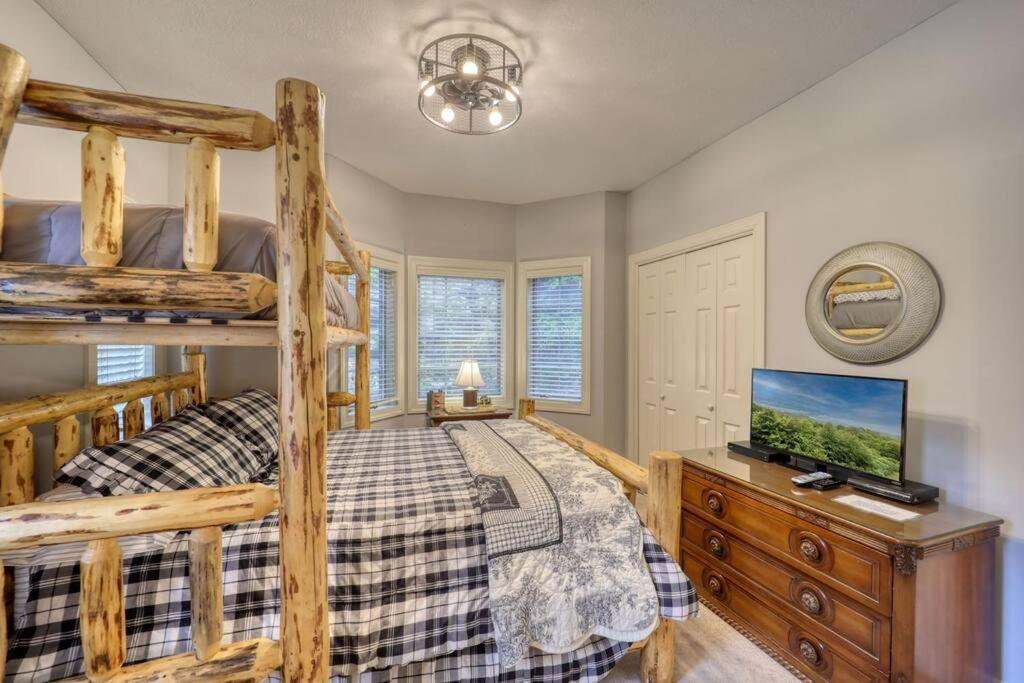 Bucket List Views Sugar Mountain Private Condo - 2Bed, 2Bath, Sleeps 6, Panoramic Views Of Mountains From Large Deck, Short Drive To Shopping, Restaurants, Cafes & Banner Elk Town Bagian luar foto